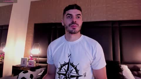 Snapshot of axelthompsom chatting on 11-06-25, 11:33 Axel Thompsom online show from 11-06-25, 11:33