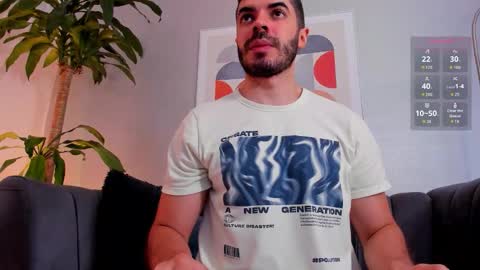 Snapshot of axelthompsom chatting on 11-29-25, 12:08 Axel Thompsom online show from 11-29-25, 12:08