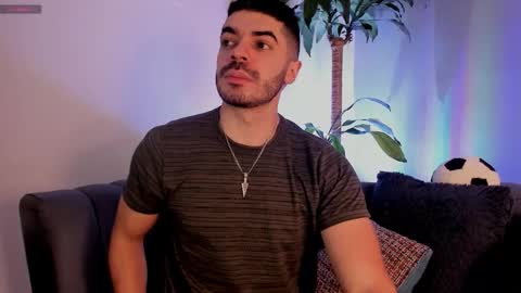 Snapshot of axelthompsom chatting on 12-16-25, 11:59 Axel Thompsom online show from 12-16-25, 11:59