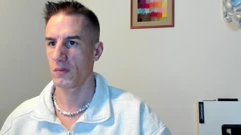 Axl online show from 12-22-25, 11:35