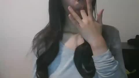 Snapshot of axuepetitt chatting on 12-02-24, 11:40 axue online show from 12-02-24, 11:40