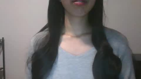Snapshot of axuepetitt chatting on 12-17-24, 11:38 axue online show from 12-17-24, 11:38