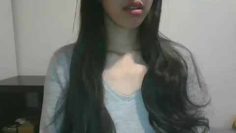 Snapshot of axuepetitt chatting on 12-30-24, 12:42 axue online show from 12-30-24, 12:42