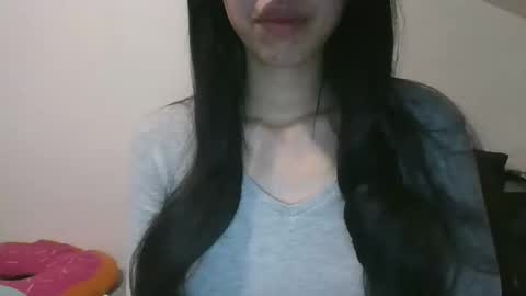 Snapshot of axuepetitt chatting on 01-12-25, 04:10 axue online show from 01-12-25, 04:10