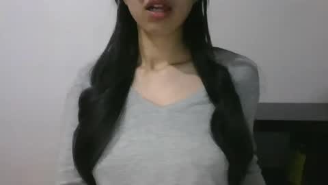 Snapshot of axuepetitt chatting on 01-26-25, 01:09 axue online show from 01-26-25, 01:09