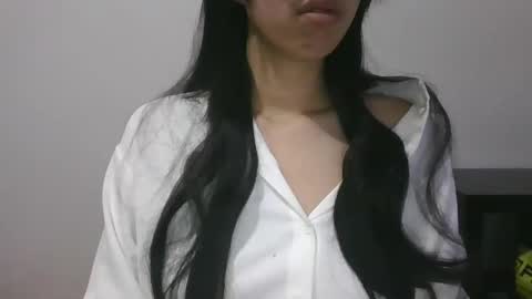 Snapshot of axuepetitt chatting on 01-29-25, 09:33 axue online show from 01-29-25, 09:33