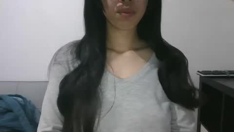 Snapshot of axuepetitt chatting on 02-22-25, 10:31 axue online show from 02-22-25, 10:31