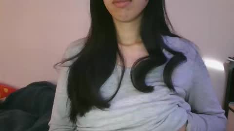 Snapshot of axuepetitt chatting on 02-26-25, 01:52 axue online show from 02-26-25, 01:52