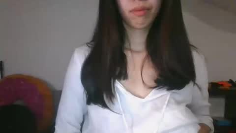 Snapshot of axuepetitt chatting on 09-29-25, 08:24 axue online show from 09-29-25, 08:24