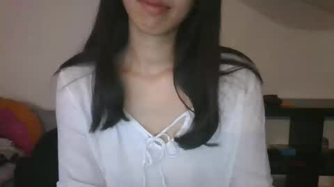 Snapshot of axuepetitt chatting on 10-03-25, 09:23 axue online show from 10-03-25, 09:23