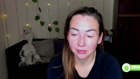 Snapshot of ay_kiss_jully chatting on 02-17-25, 11:02 Jully online show from 02-17-25, 11:02