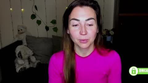 Snapshot of ay_kiss_jully chatting on 02-18-25, 12:39 Jully online show from 02-18-25, 12:39