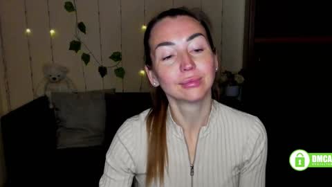 Snapshot of ay_kiss_jully chatting on 02-24-25, 09:43 Jully online show from 02-24-25, 09:43