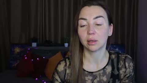 Snapshot of ay_kiss_jully chatting on 02-26-25, 06:32 Jully online show from 02-26-25, 06:32