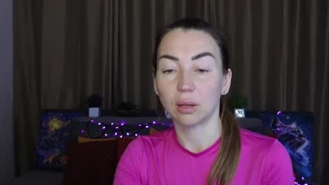 Snapshot of ay_kiss_jully chatting on 02-28-25, 08:20 Jully online show from 02-28-25, 08:20