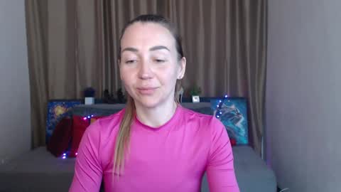 Snapshot of ay_kiss_jully chatting on 03-08-25, 10:22 Jully online show from 03-08-25, 10:22