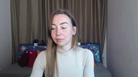 Snapshot of ay_kiss_jully chatting on 03-10-25, 06:23 Jully online show from 03-10-25, 06:23