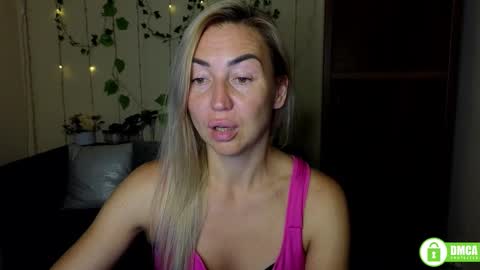 Snapshot of ay_kiss_jully chatting on 09-11-25, 06:41 Jully online show from 09-11-25, 06:41