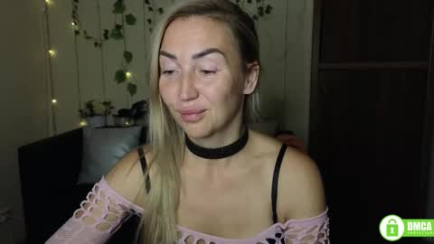 Snapshot of ay_kiss_jully chatting on 09-12-25, 05:24 Jully online show from 09-12-25, 05:24