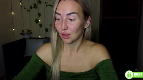 Snapshot of ay_kiss_jully chatting on 09-27-25, 06:02 Jully online show from 09-27-25, 06:02