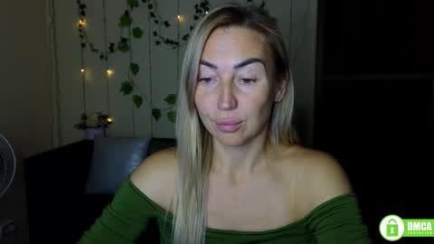 Snapshot of ay_kiss_jully chatting on 10-03-25, 05:32 Jully online show from 10-03-25, 05:32