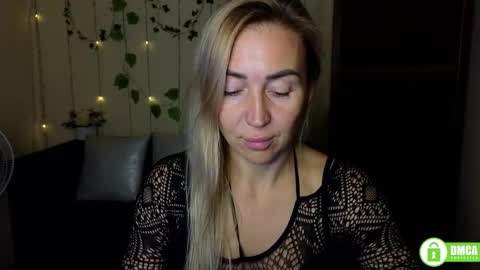 Snapshot of ay_kiss_jully chatting on 10-04-25, 05:33 Jully online show from 10-04-25, 05:33