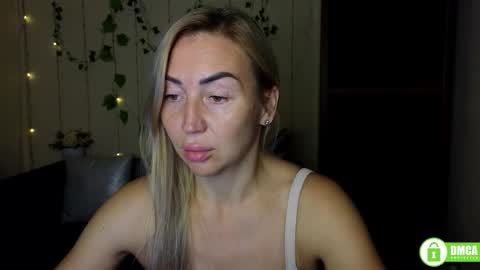 Snapshot of ay_kiss_jully chatting on 10-05-25, 05:22 Jully online show from 10-05-25, 05:22