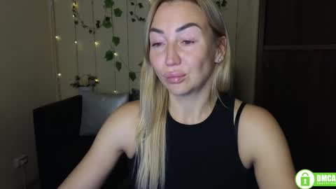 Snapshot of ay_kiss_jully chatting on 10-10-25, 05:34 Jully online show from 10-10-25, 05:34