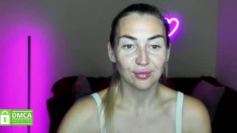 Snapshot of ay_kiss_jully chatting on 10-15-25, 05:35 Jully online show from 10-15-25, 05:35