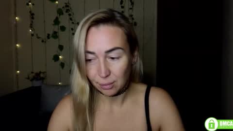 Snapshot of ay_kiss_jully chatting on 10-19-25, 05:24 Jully online show from 10-19-25, 05:24