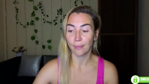 Snapshot of ay_kiss_jully chatting on 11-02-25, 06:21 Jully online show from 11-02-25, 06:21