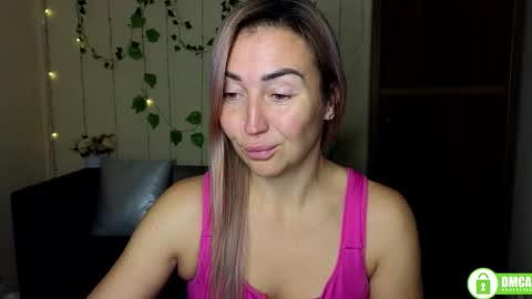 Snapshot of ay_kiss_jully chatting on 11-17-25, 06:24 Jully online show from 11-17-25, 06:24