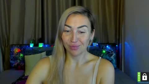 Snapshot of ay_kiss_jully chatting on 12-05-25, 06:37 Jully online show from 12-05-25, 06:37