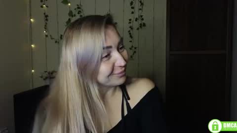 Snapshot of ay_kiss_jully chatting on 12-20-25, 06:26 Jully online show from 12-20-25, 06:26