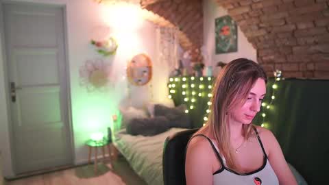 aya hitakayama  online show from 01-27-25, 10:49