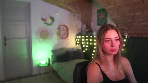 aya hitakayama  online show from 01-28-25, 07:32