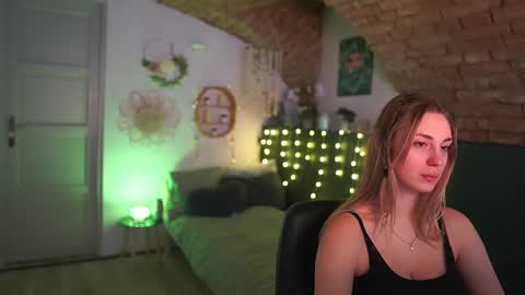 aya hitakayama  online show from 01-29-25, 07:53