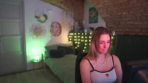 aya hitakayama  online show from 02-05-25, 07:53