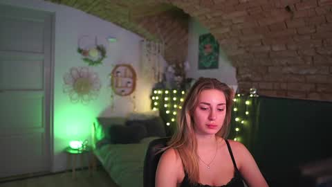 aya hitakayama  online show from 02-11-25, 02:24