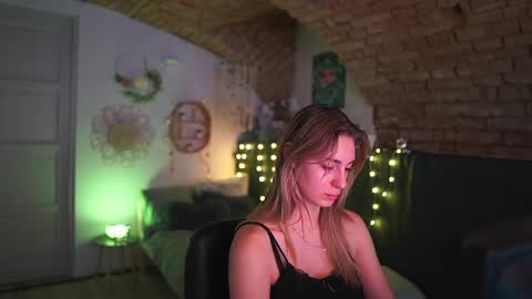 aya hitakayama  online show from 02-12-25, 07:24