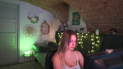 aya hitakayama  online show from 02-17-25, 07:21