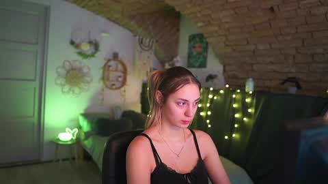 aya hitakayama  online show from 03-02-25, 07:34