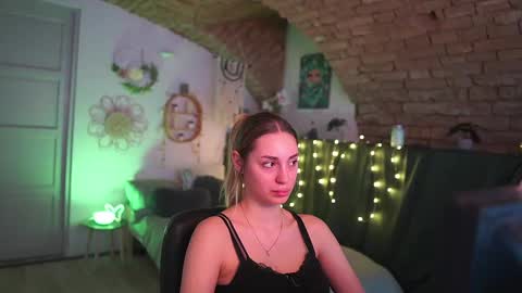 aya hitakayama  online show from 03-02-25, 10:38