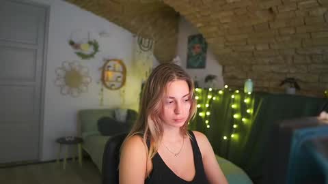 aya hitakayama  online show from 03-03-25, 10:42