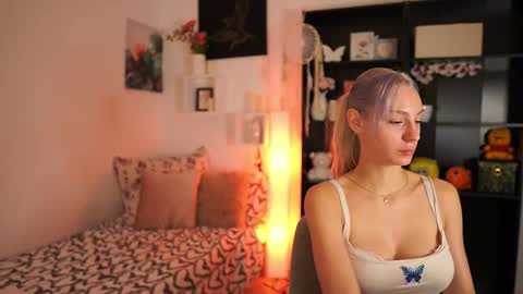 aya hitakayama  online show from 09-08-25, 07:02