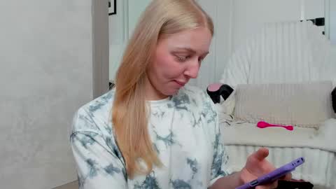SundyRose online show from 05-29-26, 07:39