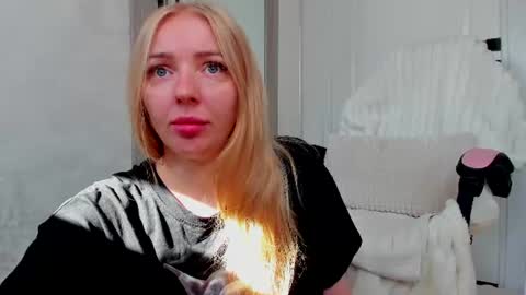 Snapshot of ayaye_ chatting on 07-07-26, 06:05 SundyRose online show from 07-07-26, 06:05