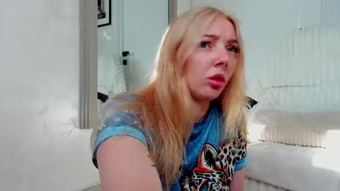 Snapshot of ayaye_ chatting on 07-08-26, 05:12 SundyRose online show from 07-08-26, 05:12
