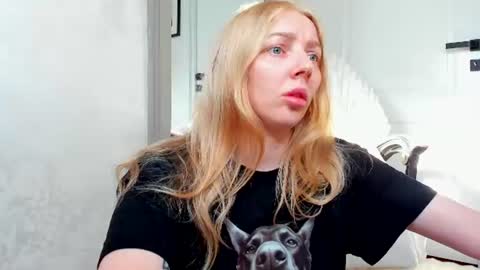 Snapshot of ayaye_ chatting on 08-10-26, 05:00 SundyRose online show from 08-10-26, 05:00