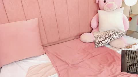 Ayelen Spacee online show from 11-30-25, 09:52